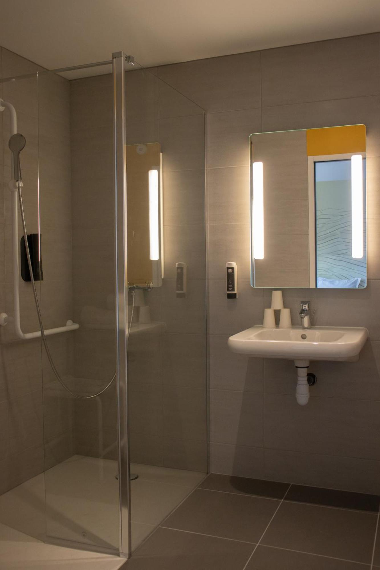 B&B Hotel Le Puy-En-Velay Vals-pres-le-Puy ภายนอก รูปภาพ