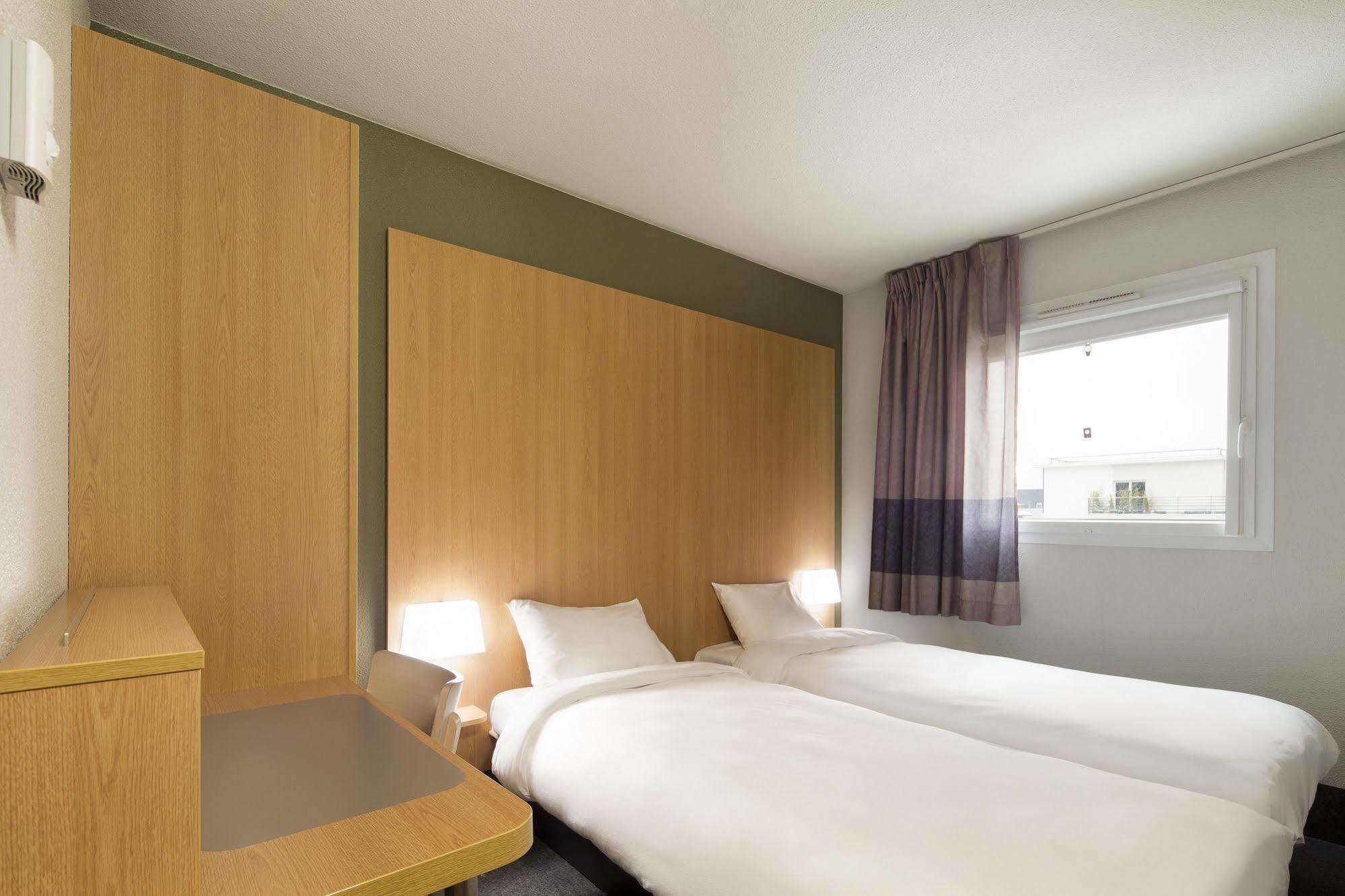 B&B Hotel Le Puy-En-Velay Vals-pres-le-Puy ภายนอก รูปภาพ